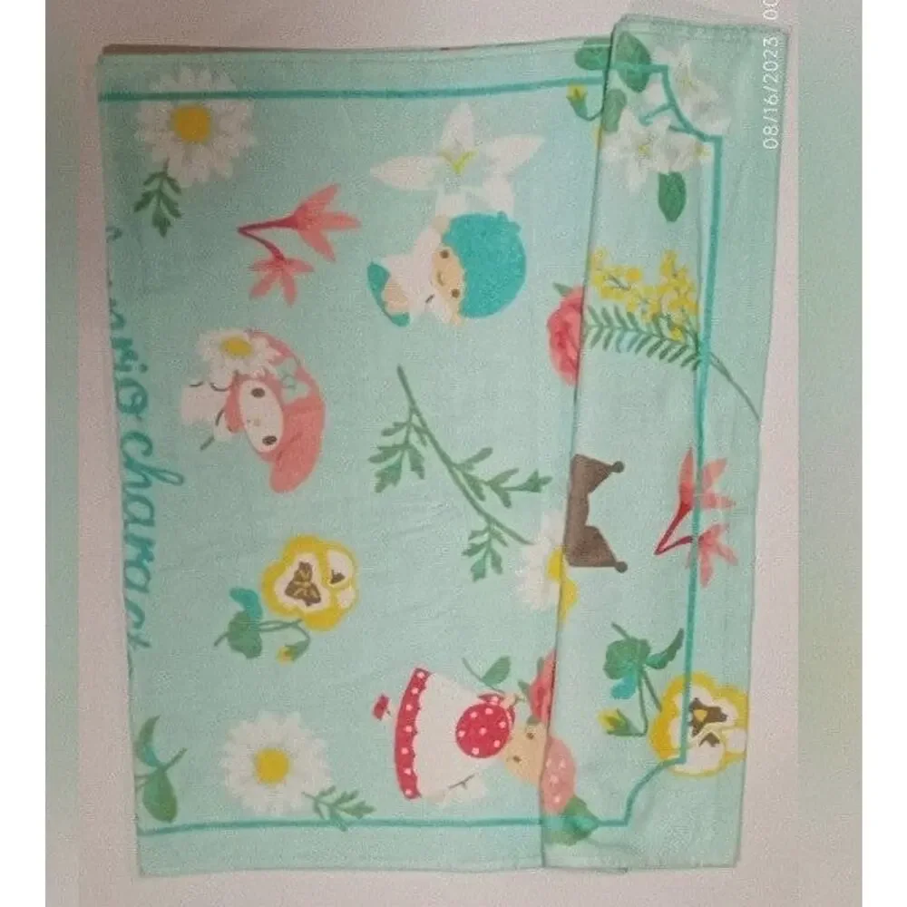 Floral sanrio characters bath towel